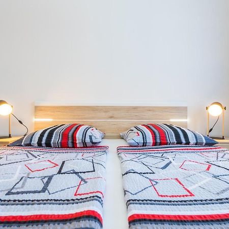 Apartments Sara Milohnici Екстериор снимка