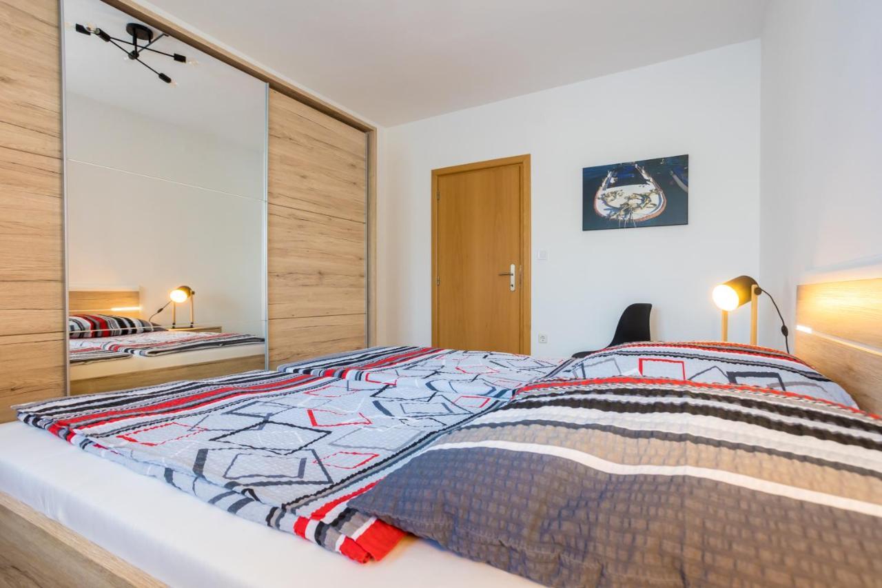 Apartments Sara Milohnici Екстериор снимка