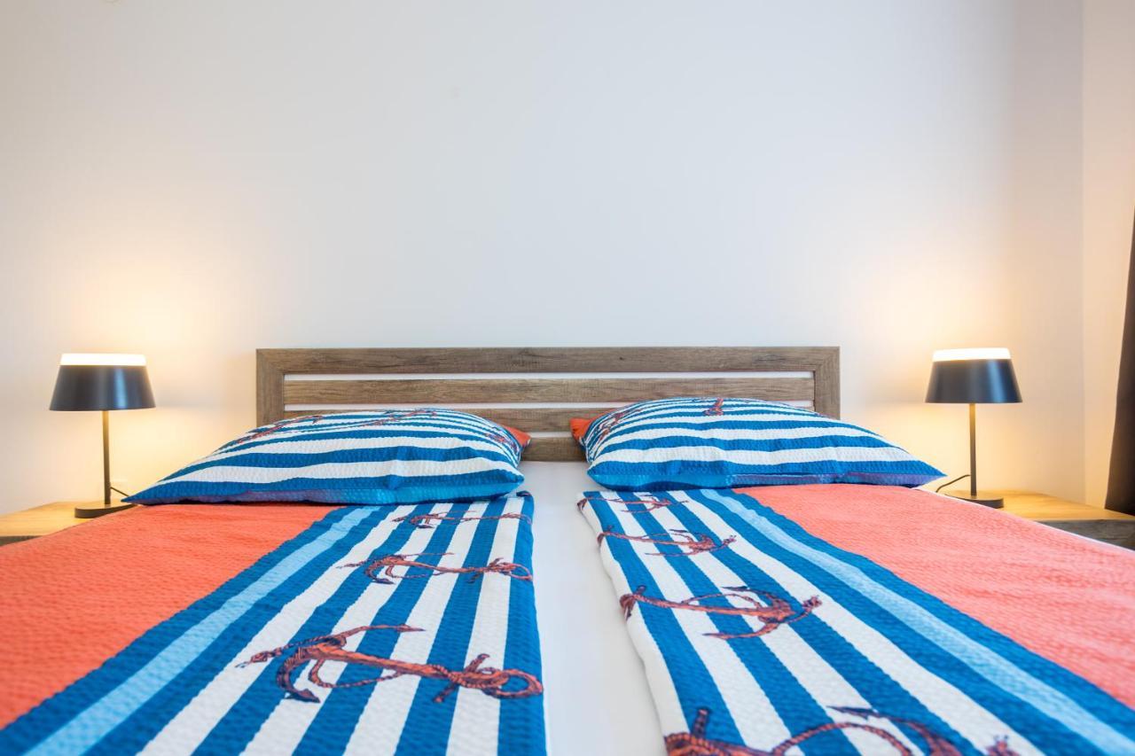 Apartments Sara Milohnici Екстериор снимка
