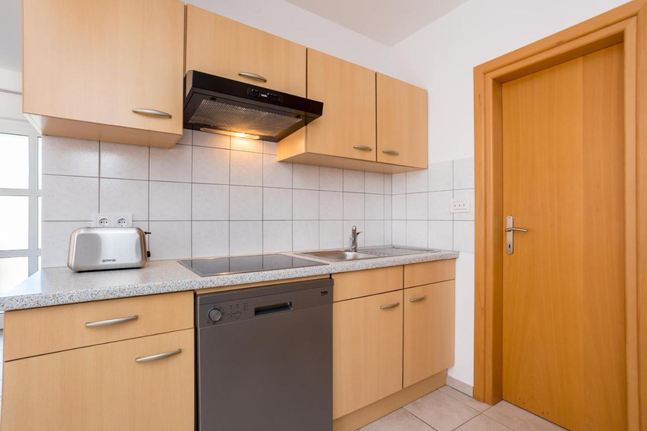 Apartments Sara Milohnici Екстериор снимка