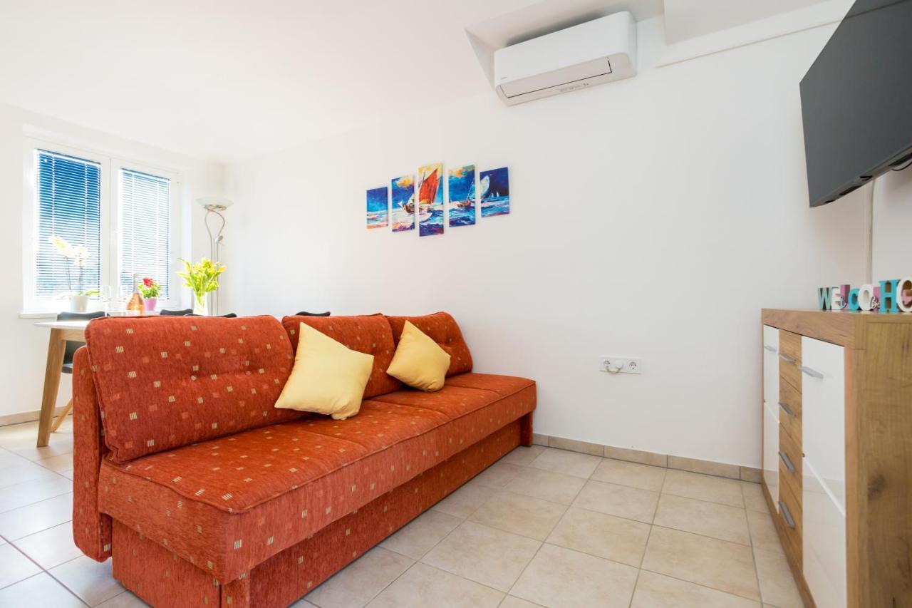Apartments Sara Milohnici Екстериор снимка