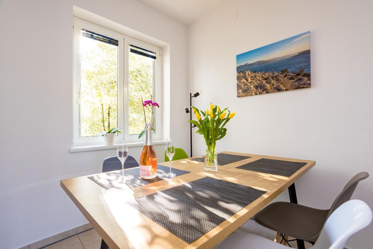 Apartments Sara Milohnici Екстериор снимка