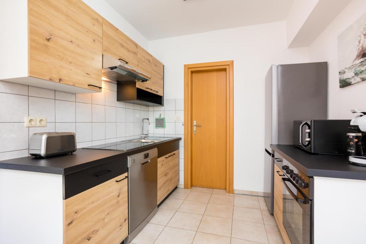 Apartments Sara Milohnici Екстериор снимка