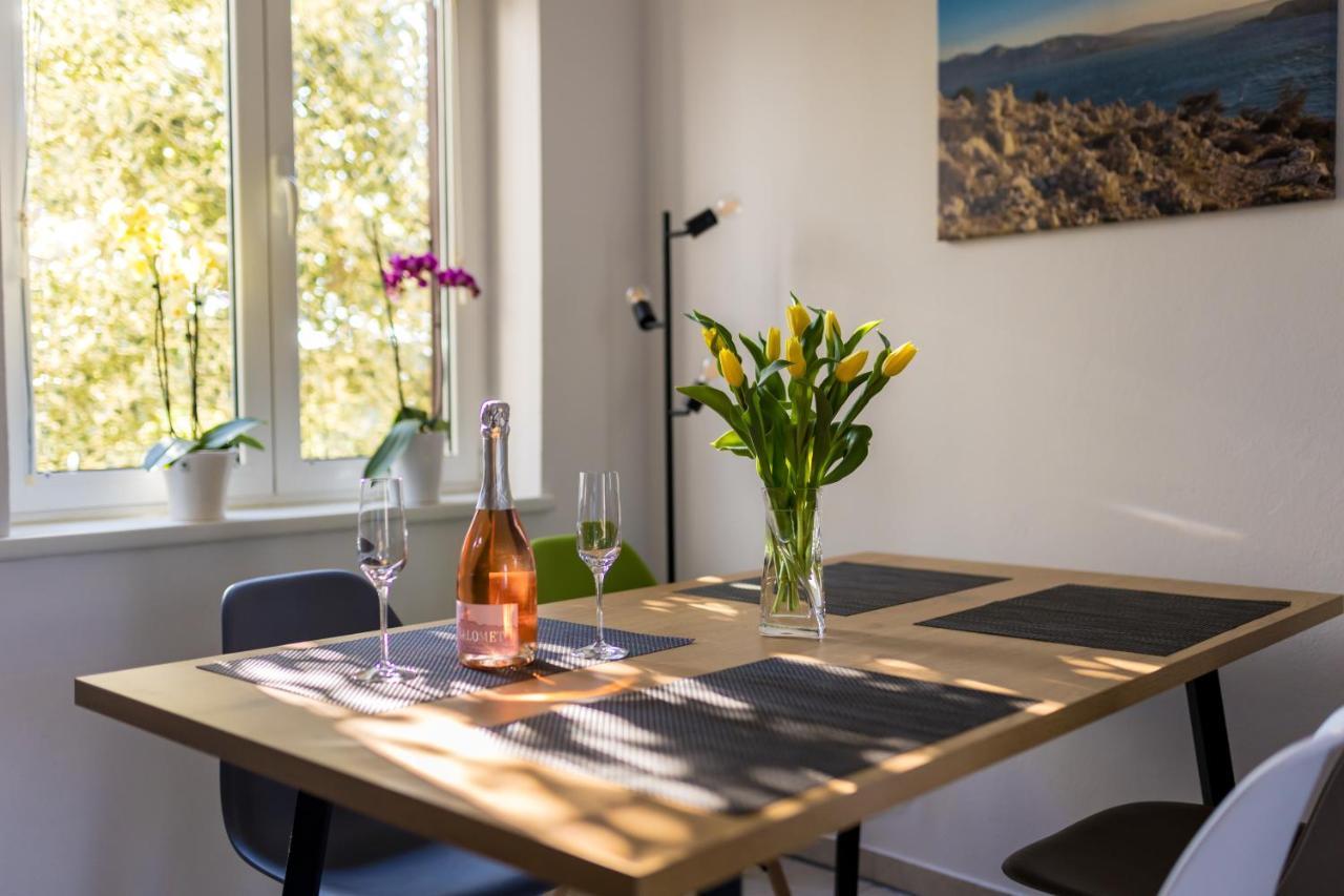 Apartments Sara Milohnici Екстериор снимка