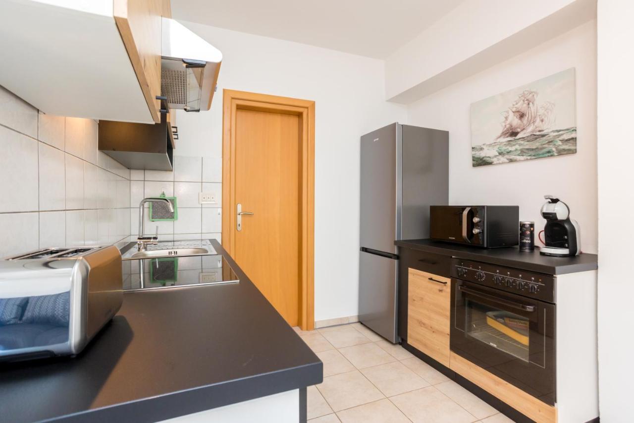 Apartments Sara Milohnici Екстериор снимка