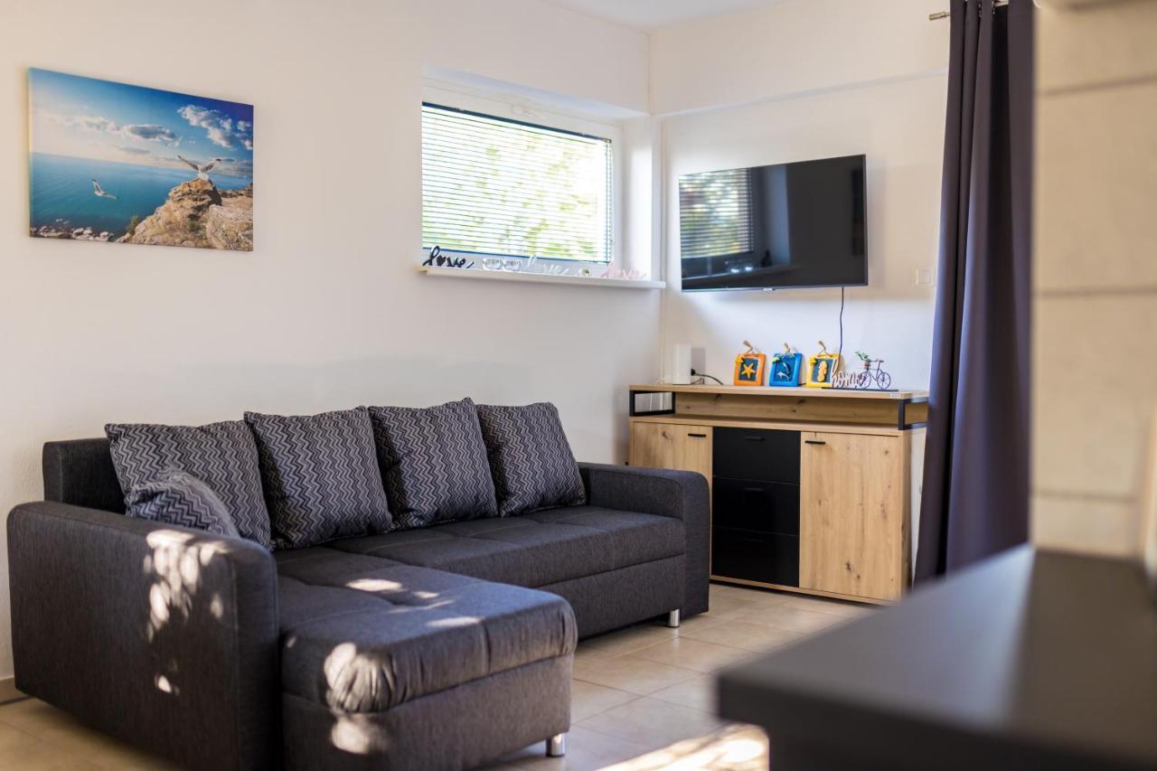Apartments Sara Milohnici Екстериор снимка