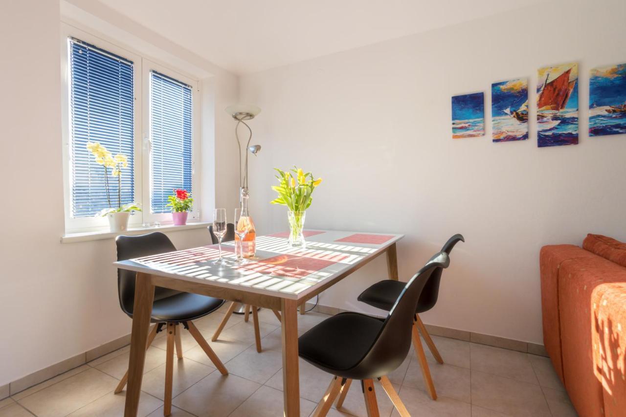 Apartments Sara Milohnici Екстериор снимка